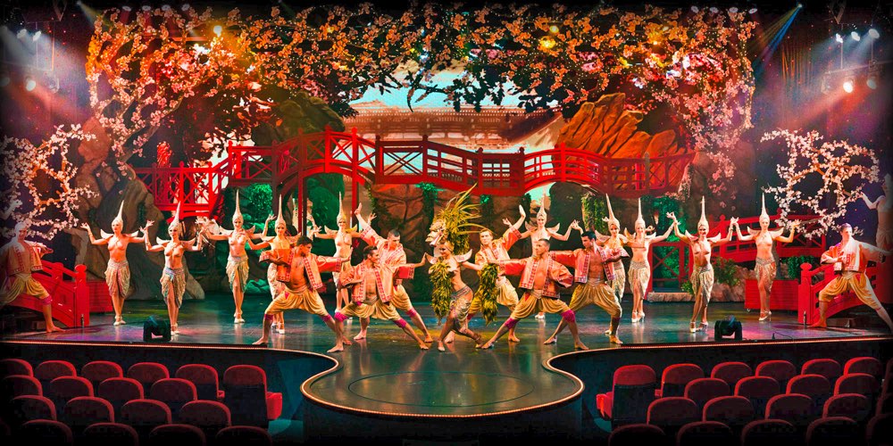 (Image)-Image-France-Alsace-Cabaret-Farouche2-CR-RoyalPalace.jpg