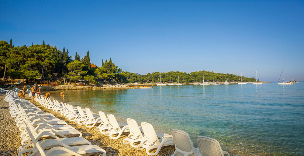 (Image)-Image-P-63-GAUCHE-CROATIE-TOP-CLUB-ALBATROS-PLAGE.jpg